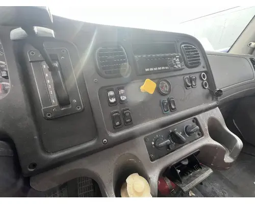 FREIGHTLINER M2 106 Cab