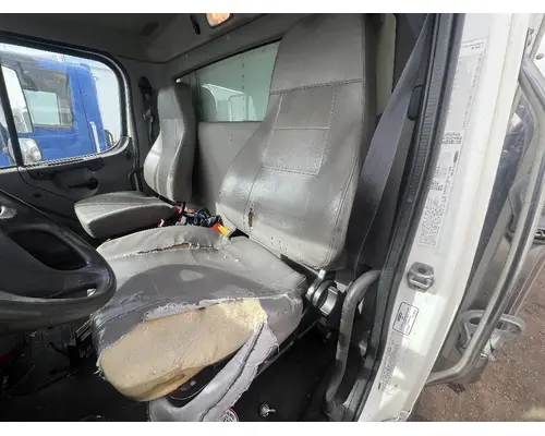 FREIGHTLINER M2 106 Cab