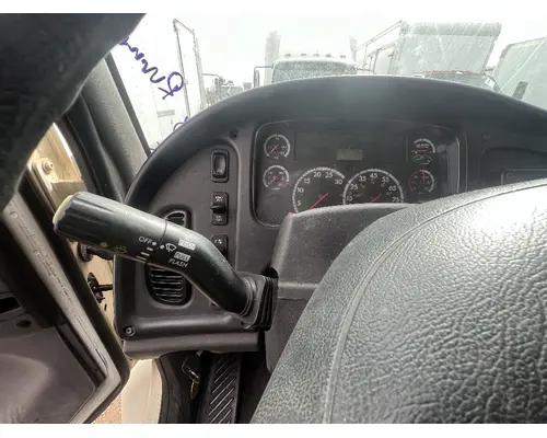 FREIGHTLINER M2 106 Cab