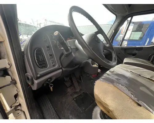 FREIGHTLINER M2 106 Cab