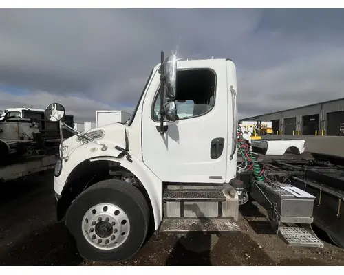FREIGHTLINER M2 106 Cab