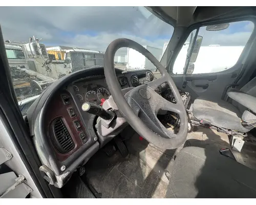 FREIGHTLINER M2 106 Cab