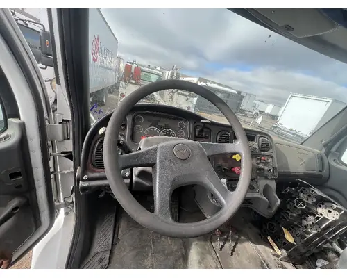 FREIGHTLINER M2 106 Cab