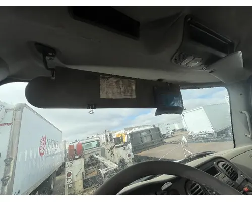 FREIGHTLINER M2 106 Cab