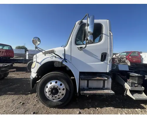 FREIGHTLINER M2 106 Cab