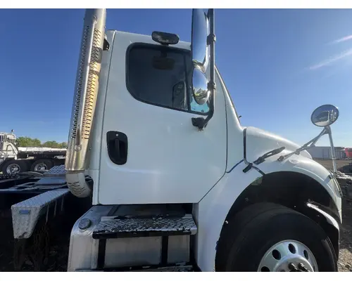 FREIGHTLINER M2 106 Cab