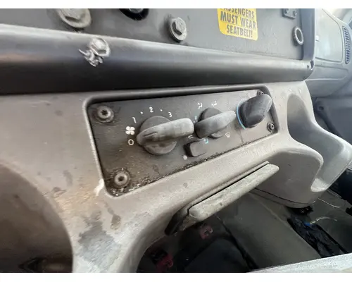 FREIGHTLINER M2 106 Cab