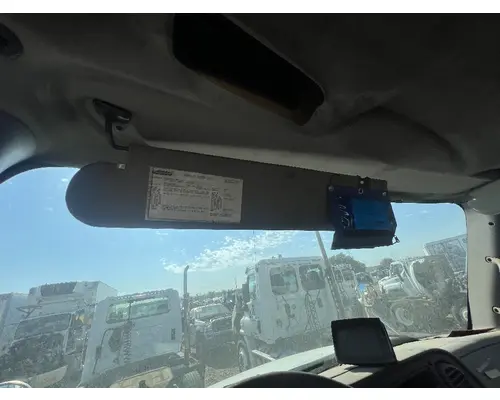 FREIGHTLINER M2 106 Cab