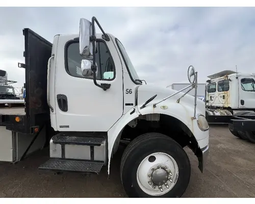 FREIGHTLINER M2 106 Cab