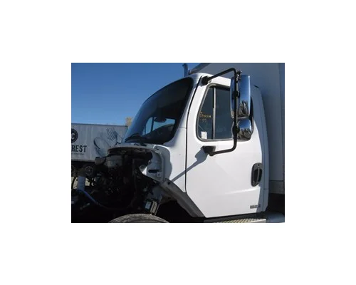 FREIGHTLINER M2 106 Cab