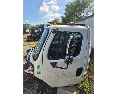 FREIGHTLINER M2 106 Cab