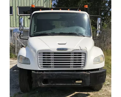 FREIGHTLINER M2 106 Complete Vehicle