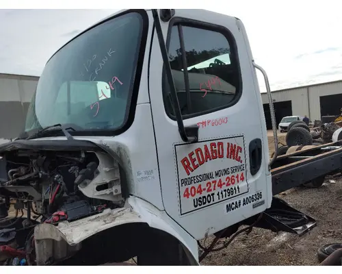 FREIGHTLINER M2 106 Complete Vehicle