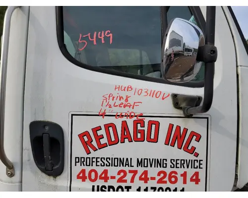 FREIGHTLINER M2 106 Complete Vehicle