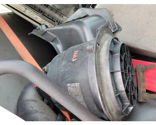 FREIGHTLINER M2 106 Complete Vehicle