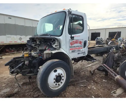 FREIGHTLINER M2 106 Complete Vehicle