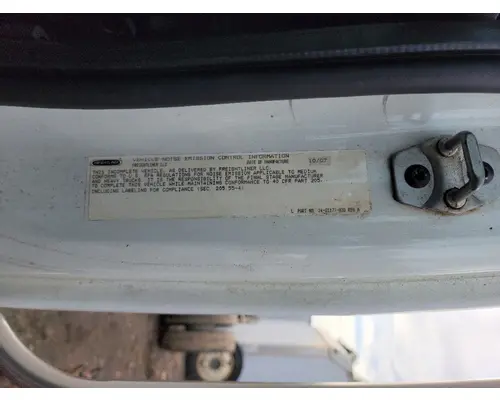 FREIGHTLINER M2 106 Complete Vehicle