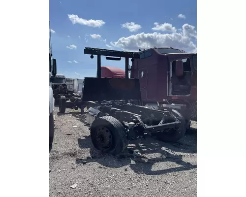 FREIGHTLINER M2 106 Complete Vehicle
