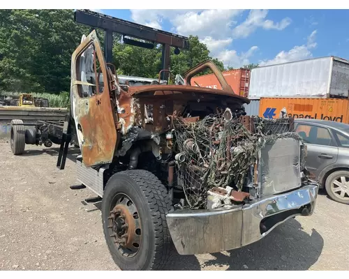 FREIGHTLINER M2 106 Complete Vehicle