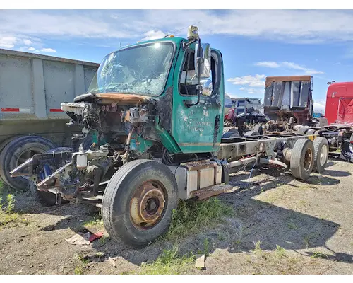 FREIGHTLINER M2 106 Complete Vehicle