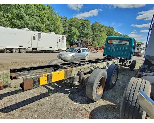 FREIGHTLINER M2 106 Complete Vehicle
