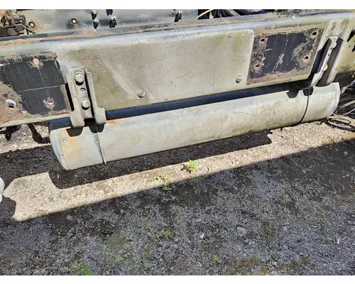 FREIGHTLINER M2 106 Complete Vehicle