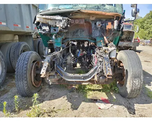 FREIGHTLINER M2 106 Complete Vehicle