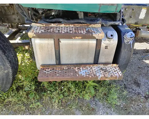 FREIGHTLINER M2 106 Complete Vehicle