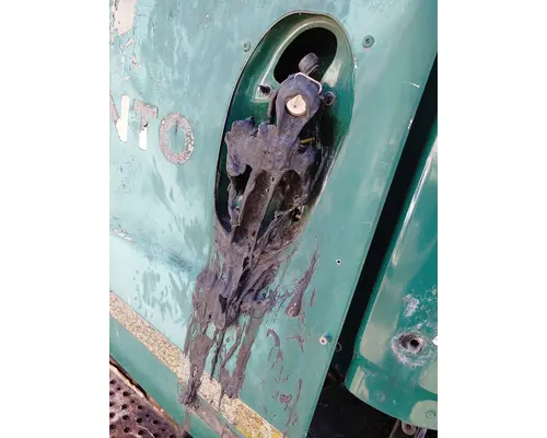 FREIGHTLINER M2 106 Complete Vehicle