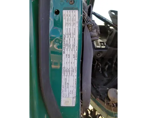 FREIGHTLINER M2 106 Complete Vehicle