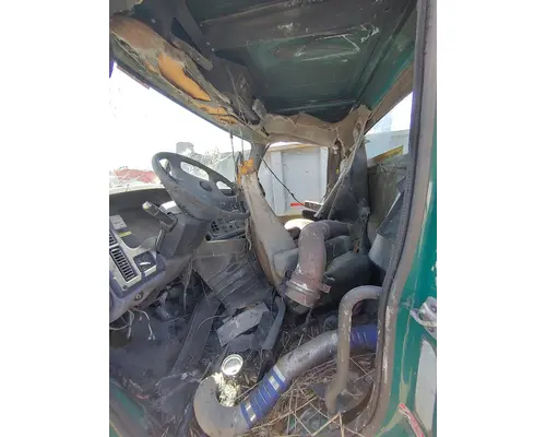 FREIGHTLINER M2 106 Complete Vehicle