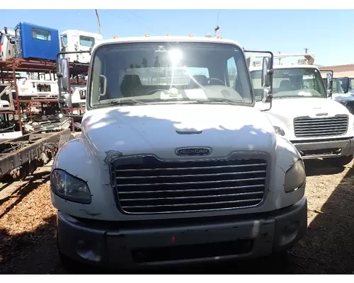 FREIGHTLINER M2-106 Complete Vehicle