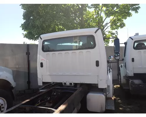 FREIGHTLINER M2-106 Complete Vehicle