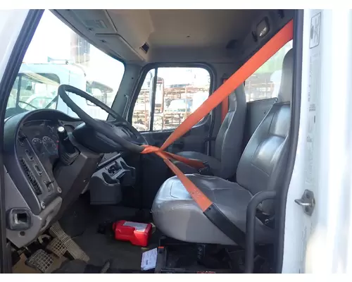 FREIGHTLINER M2-106 Complete Vehicle