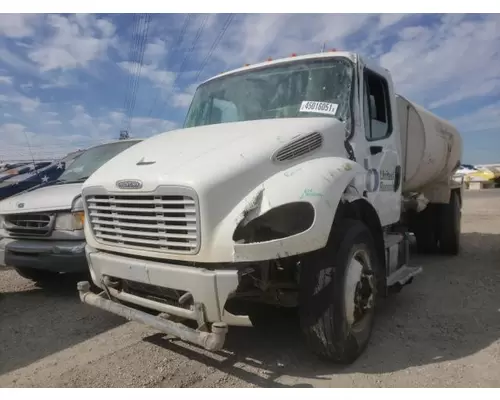 FREIGHTLINER M2 106 Complete Vehicle