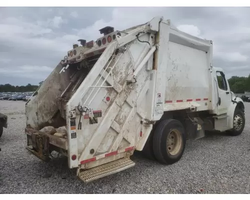 FREIGHTLINER M2 106 Complete Vehicle