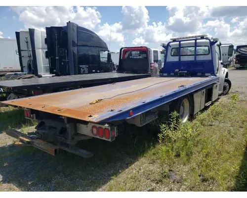 FREIGHTLINER M2 106 Complete Vehicle