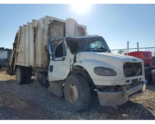 FREIGHTLINER M2 106 Complete Vehicle