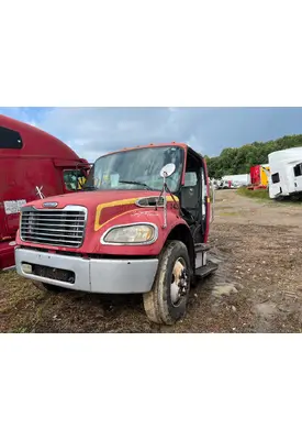 FREIGHTLINER M2 106 Complete Vehicle