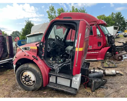 FREIGHTLINER M2 106 Complete Vehicle