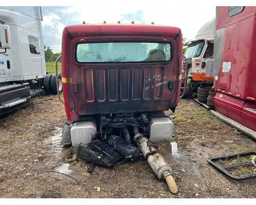 FREIGHTLINER M2 106 Complete Vehicle