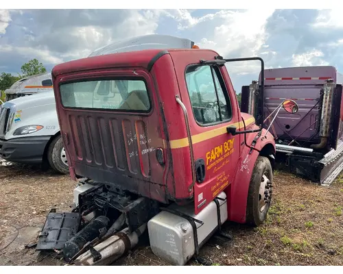 FREIGHTLINER M2 106 Complete Vehicle