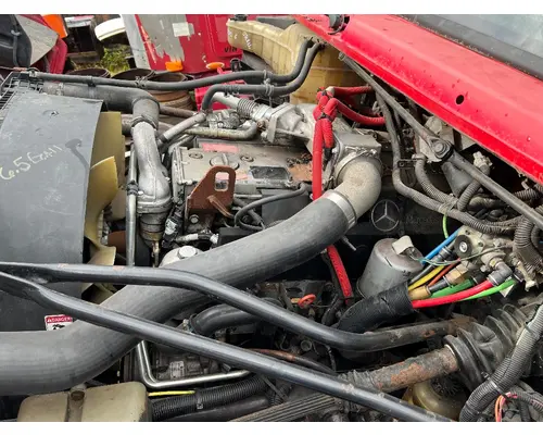 FREIGHTLINER M2 106 Complete Vehicle