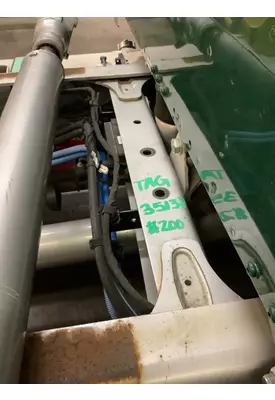 FREIGHTLINER M2 106 Crossmember