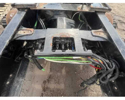 FREIGHTLINER M2 106 Cutoff
