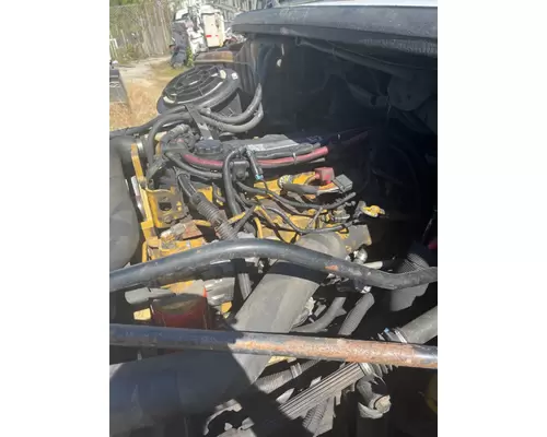 FREIGHTLINER M2 106 Cylinder Head