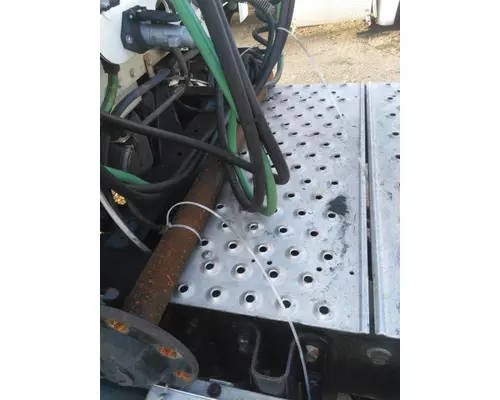 FREIGHTLINER M2 106 DECK (CATWALK) STEP