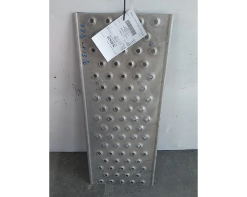 FREIGHTLINER M2 106 DECK (CATWALK) STEP