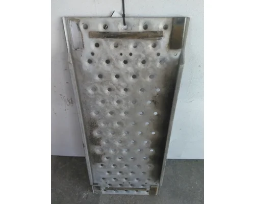 FREIGHTLINER M2 106 DECK (CATWALK) STEP