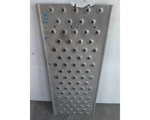 FREIGHTLINER M2 106 DECK (CATWALK) STEP
